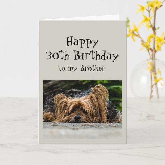 Funny 30th Birthday Brother Cute Dog Animal Kaart (Gele Bloem)