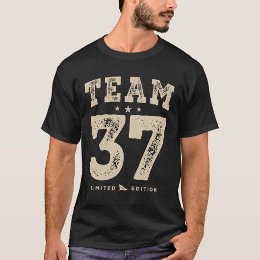 Funny 37th Birthday 37 Years old T-shirt (Voorkant)