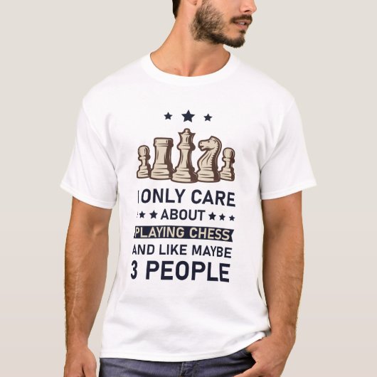 Funny 3 Mensen die schaak spelen T-shirt (Voorkant)