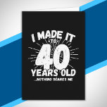 Funny 40th Birthday Quote Sarcastic 40 Year Old Kaart<br><div class="desc">Dit grappige 40ste verjaardagsontwerp maakt een geweldige sarcastische humor grap of een nieuwigheidscadeau voor een 40-jarig verjaardagsthema of een verrassend feest op veertig jaar! Kenmerken "Ik heb het tot 40 jaar oud gemaakt... Niets maakt me uit" grappige 40ste verjaardagsmeme die ook veel lacht zal krijgen van familie, vrienden, feestgasten en...</div>