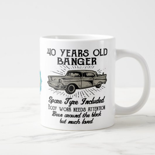 Funny 40th Birthday Retro Car Banger Add Name Date Grote Koffiekop (Rechts)