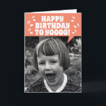 Funny  50s Kind Sing Loud en Proud Birthday Kaart<br><div class="desc">Een  50s zwarte en witte foto van een klein meisje dat luid zingt. Ik ben toevallig de foto. Wat ik niet had,  was in volume. Ik zeg: hard zingen en trots! Verhaal een verjaardagskaart voor wie zich kan relateren.</div>