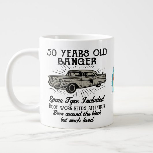 Funny 50th Birthday Retro Car Banger Add Name Date Grote Koffiekop (Links)