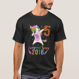 Funny 5e verjaardag Geweldige sinds 2016 Unicorn D T-shirt
