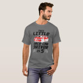 Funny 5e verjaardag gift Boys 5 jaar oude razenkar T-shirt (Voorkant volledig)