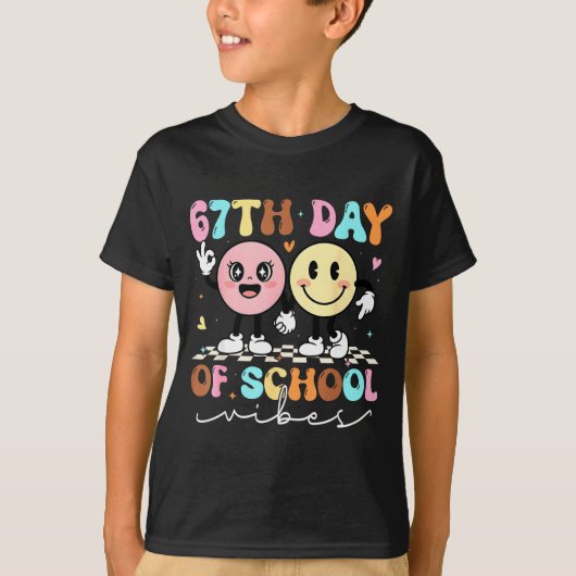 Funny 67th Day Of School Vibes Smile Face Boy Girl T-shirt (Voorkant)