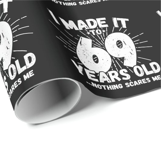 Funny 69th Birthday Quote Sarcastic 69 Year Old Cadeaupapier (Rol Hoek)