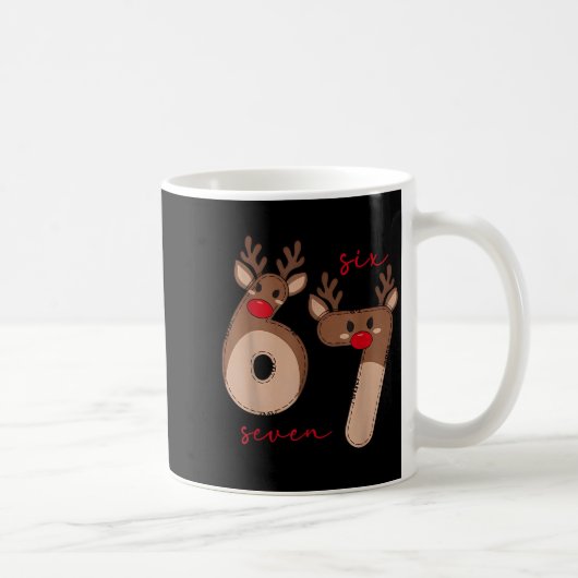 Funny 6 7 Six Seven Meme Christmas Reindeer Gen Al Koffiemok (Rechts)