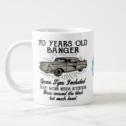 Funny 70th Birthday Retro Car Banger Add Name Date Grote Koffiekop (Links)