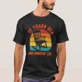 Funny 75th Birthday T Retro 75 Year Old and Rockin T-shirt (Voorkant)