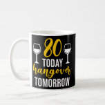 Funny 80 Birthday Quote Mannen Vrouwen 80 jaar oud Koffiemok<br><div class="desc">Grappig 80-jarige Mannen op de geboortenlijst Vrouwen 80-jarige vun Birthday Gift. Perfect gift voor je vader,  moeder,  papa,  mannen,  vrouwen,  vriend en familieleden op de dag van de Thanksgiving,  kerstdag,  Moederdag,  vaderdag,  4 juli,  1776 Onafhankelijke dag,  Veteranendag,  Halloween Dag,  Patrick's Day</div>