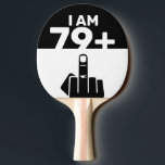 Funny 80th Birthday Gift, 79 plus één Tafeltennisbatje<br><div class="desc">Een 79 plus één pingpongpeddel zou een uniek en grappig cadeau zijn voor iemand die 80 jaar oud wordt. Het "79 plus één"-ontwerp van de peddel speelt op de leeftijd van de verjaardagspersoon, met het schaakbordpatroon dat een leuk en speels element toevoegt. De 79 Plus One Checker Pickleball Paddle is...</div>