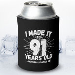 Funny 91st Birthday Quote Sarcastic 91 Year Old Blikjeskoeler<br><div class="desc">Dit grappige 91ste verjaardagsontwerp maakt een geweldige sarcastische humor grap of een nieuw cadeau voor een 91-jarig verjaardagsthema of een verrassend 91-jarig feestje! Kenmerken "Ik heb het gemaakt tot 91 jaar oud.. Niets maakt me uit" grappige 91ste verjaardagsmeme die veel lacht zal krijgen van familie, vrienden, feestgasten en de verjaardagsman...</div>