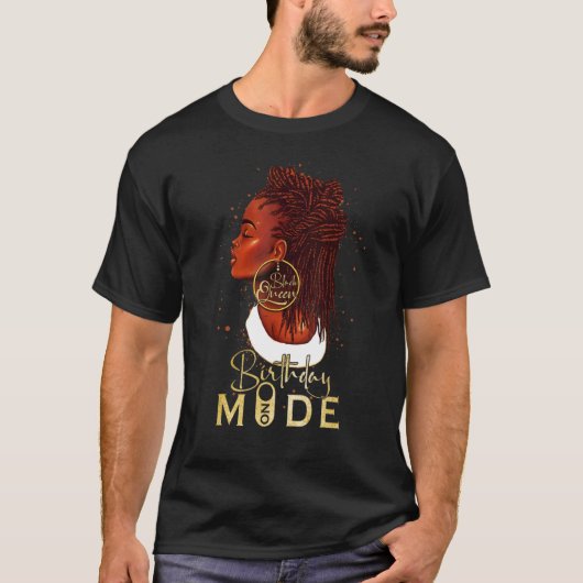 Funny Afro zet meisje op de zgn. 'Birthday'-modus  T-shirt (Voorkant)
