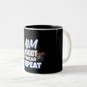 Funny Aim Pool Player Gift Billiard Balls Tweekleurige Koffiemok (Voorkant rechts)