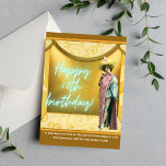 Funny Altered Art 60th Birthday Kaart<br><div class="desc">De grappige en schimmelige 60ste verjaardagskaart is voorzien van een gecostumed fotostukje van de uitvoerder met een gouden "stage" achtergrond, een neon aqua "Happy 60th Birthday"-tekst en een onderste tekst die in 365 dagen verklaart... deze verjaardag zal niet meer zo speciaal zijn , dus neem de dag in beslag !...</div>