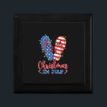 Funny American Flag Teenslippers Xmas Lights Cadeaudoosje<br><div class="desc">Grappig Amerikaans Teenslipper met vlag Kerstmis in juli</div>