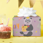 Funny Animals Happy Birthday Cadeaupapier<br><div class="desc">Grappige dieren blij met het ompakken van de dag papier</div>