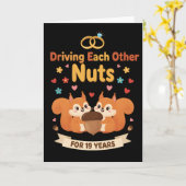Funny Anniversary Shirt Driving Each Other Nuts Kaart (Gele Bloem)