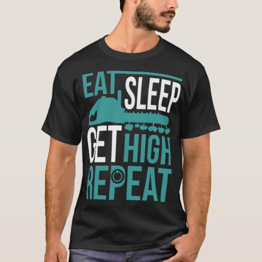 Funny Arborist Get High Tree Chain saw space birth T-shirt (Voorkant)