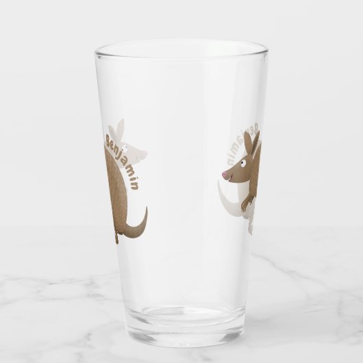 Funny armadillo happy cartoon illustratie glas (Rechts)