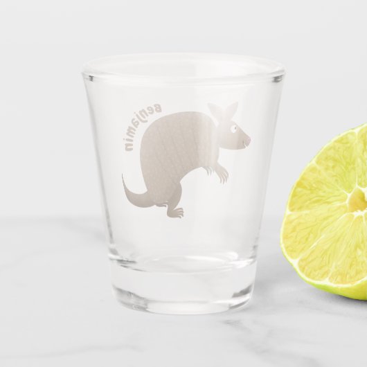 Funny armadillo happy cartoon illustratie shot glas (Achterkant)