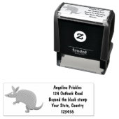 Funny armadillo happy cartoon illustratie  zelfinktende stempel (In situ)
