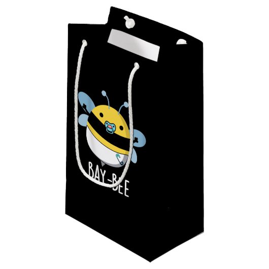 Funny Baby Bee Pun Dark BG Klein Cadeauzakje (Voorkant Gekanteld)