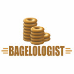 Funny Bagels Staand Fotobeeldje<br><div class="desc">BAGELOLOGIST. De humoristische titel voor degenen die van bagels houden! Geweldig voor een bakkerij, deli, supermarkt, bakker en iedereen die van het eten van bagels houdt. Het ontwerp bevat een grote stapel yummy bagels. Zoek andere grappige design op de Ologist Shop.</div>