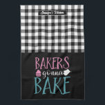 Funny Baking Bakers Gonna Bake Black White Pset Theedoek<br><div class="desc">Grappig en cool keukenhanddoek om het koken leuker te maken. Gepersonaliseerd geschenk voor familie en vrienden die graag koken, bakken en een nieuw recept proberen in de keuken. Pas de formulering aan zodat deze bij uw gelegenheid past. U kunt het Hulpmiddel van het Ontwerp gebruiken om het doopvonttype, de doopvontkleur...</div>