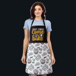 Funny Baking Pun  Cake en Muffin Pattern Schort<br><div class="desc">Grappig en cool geschreeuw om het koken leuker te maken. Gepersonaliseerd geschenk voor familie en vrienden die graag koken, bakken en een nieuw recept proberen in de keuken. Pas de formulering aan zodat deze bij uw gelegenheid past. U kunt het Hulpmiddel van het Ontwerp gebruiken om het doopvonttype, de doopvontkleur...</div>