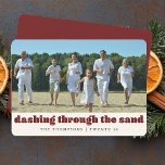 Funny Beach Christmas Gepersonaliseerd Familie Fot Feestdagenkaart<br><div class="desc">Vier de feestdagen met tropische flair en humor met behulp van onze Funny Beach Christmas Gepersonaliseerd Family Photo Red Holiday Kaart. Deze kaart is ideaal voor gezinnen die genieten van een warme kerstvakantie aan de kust en bevat speelse bijschriften zoals "Zeeen en groeten" en "Dashing through the Sand", wat een...</div>