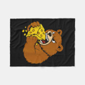 Funny Bear Eating Cheese Illustration For Food Lov Fleece Deken (Voorkant (Horizontaal))