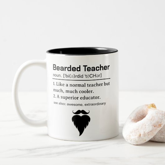 Funny Bearded Teacher Definition Tweekleurige Koffiemok (Met donut)