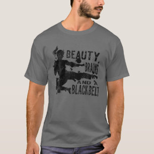 Funny Beauty Brains een zwarte gordel   Cute Karat T-shirt
