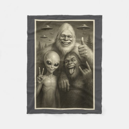 Funny Bigfoot, Alien, &amp; Yeti Sasquatch Rock On Fleece Deken (Voorkant)