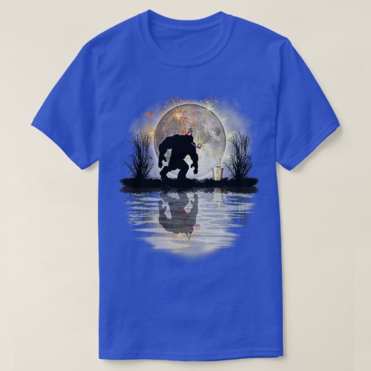 Funny Bigfoot Celebrating Birthday New Years Gift T-shirt (Design voorkant)