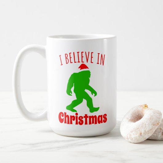Funny Bigfoot geloof ik in Kerstmis Koffiemok (Met donut)