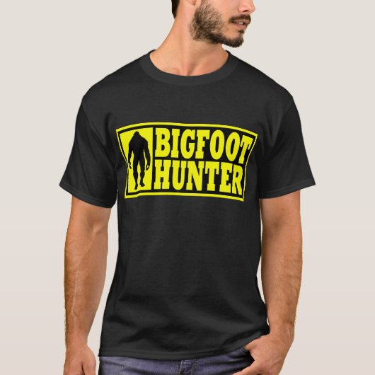 Funny BIGFOOT HUNTER Shirt - Vindend Bigfoot Gear (Voorkant)