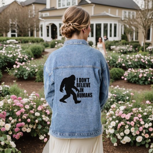 Funny Bigfoot-ik geloof niet in mensen Denim Jacket (Huwelijk Achterkant)
