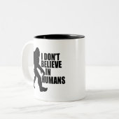 Funny Bigfoot-ik geloof niet in mensen Tweekleurige Koffiemok (Voorkant links)