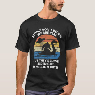 Funny Bigfoot met Loch Ness Monster anti Joe Bide T-shirt