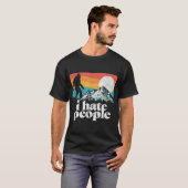 Funny Bigfoot Retro Mountain Design T-shirt (Voorkant volledig)