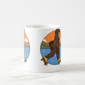 Funny Bigfoot Roller Skating Lover Skater Illustra Koffiemok (Center)