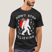 Funny Bigfoot Santa Christmas Design T-shirt (Voorkant)