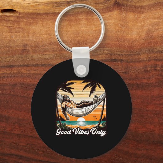 Funny Bigfoot Sasquatch Hawaiian Retro Beach Vacat Sleutelhanger (Voorkant)
