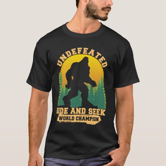 Funny Bigfoot Sasquatch Huid en Seek Champion T-shirt (Voorkant)