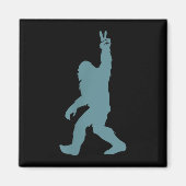 Funny Bigfoot Sasquatch Peace Sign Big Foot Squatc Magneet (Voorkant)