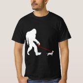 Funny Bigfoot Sasquatch Walking Dachshund Weiner D T-shirt (Voorkant)