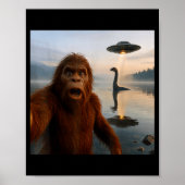 Funny Bigfoot Selfie With Loch Ness Monster And Uf Poster (Voorkant)